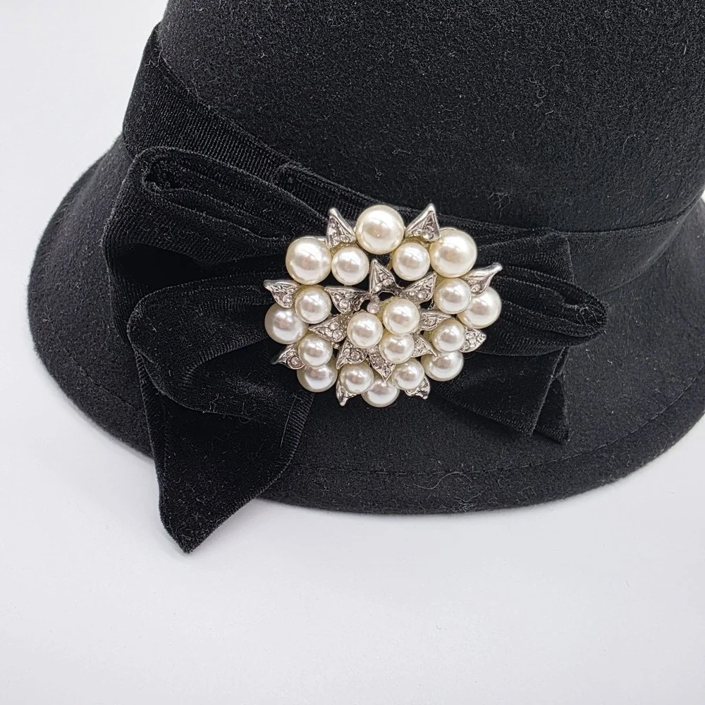 Indigo‎ Soul Hat Women's Black One Size Fancy Cloche Flapper Hat Rhinestones